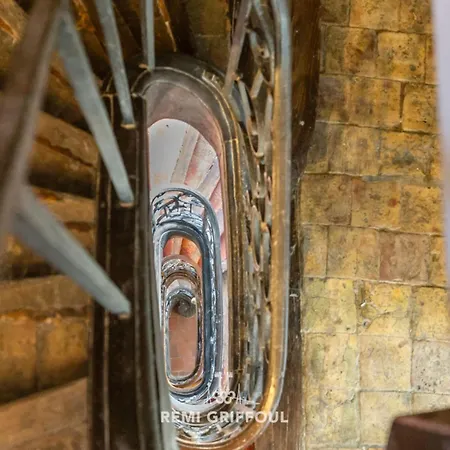 La Demeure Du Clocher 4 Ac On The Port & Place Sainte-catherine 8 G בית נופש *