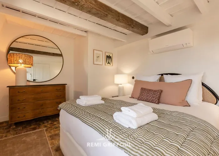 בית נופש La Demeure Du Clocher 4 Ac On The Port & Place Sainte-catherine 8 G הונפלר