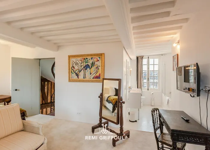 La Demeure Du Clocher 4 Ac On The Port & Place Sainte-catherine 8 G הונפלר