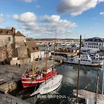 La Demeure Du Clocher 4 Ac On The Port & Place Sainte-catherine 8 G 펜션