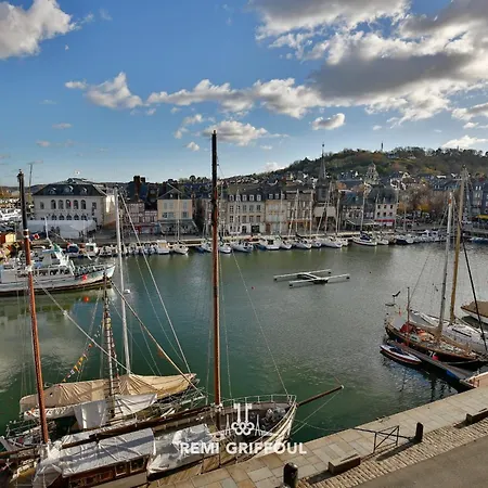 펜션 La Demeure Du Clocher 4 Ac On The Port & Place Sainte-catherine 8 G