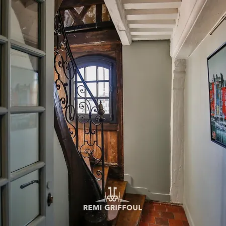 펜션 La Demeure Du Clocher 4 Ac On The Port & Place Sainte-catherine 8 G 옹플뢰르