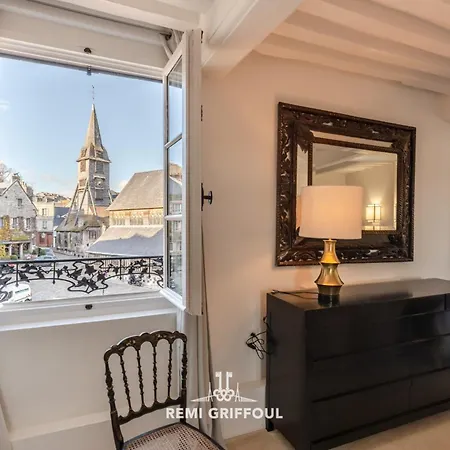 La Demeure Du Clocher 4 Ac On The Port & Place Sainte-catherine 8 G *