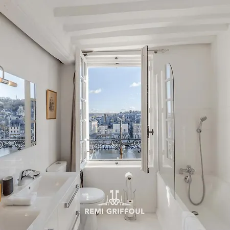 La Demeure Du Clocher 4 Ac On The Port & Place Sainte-catherine 8 G