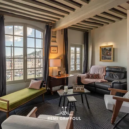 La Demeure Du Clocher 4 Ac On The Port & Place Sainte-catherine 8 G 펜션