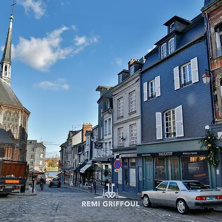 펜션 La Demeure Du Clocher 4 Ac On The Port & Place Sainte-catherine 8 G