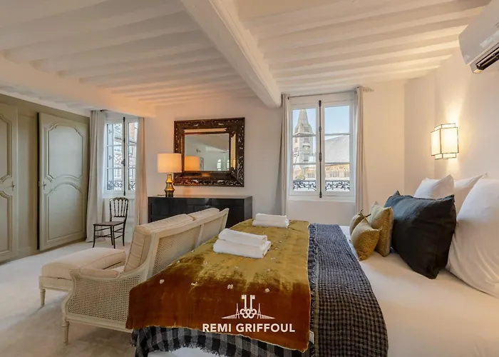 Prázdninový dům La Demeure Du Clocher 4 Ac On The Port & Place Sainte-catherine 8 G *